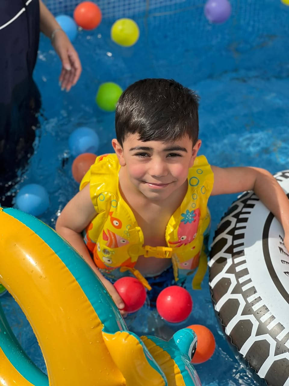 ‏🏓⛱( Summer School - المدرسة الصيفية) 🏓🏊‍♂️

تعلن روضة المستقبل الاهلية عن فتح التسجيل في السمر سكول، ساعد طفلك في استغلال العطلة الصيفية من خلال الاختيار من بين مجموعة من الانشطة التي لها اهمية كبيرة في تنمية مهاراته المعرفية وتعزيز الابداع لديه والتي تساهم في تقوية شخصيته...

 🔹البرنامج التعليمي 

1️⃣ تعليم الحروف العربية ✍️👨‍🏫
2️⃣ تعليم الارقام العربية ➗➕1️⃣2️⃣3️⃣
3️⃣ تعليم الحروف الانكليزية 🅰️🅱️
4️⃣ العاب الذكاء ( المونتسوري والجيلين دومان) 
5️⃣ تحفيظ قصار السور من القرآن الكريم 😇🤲🏻
 

 🔹البرنامج الترفيهي  

1️⃣ دروس الرسم  و الاعمال اليدوية 🎨🧶🧩🎈
2️⃣ دروس في الاتيكيت 😇🙏🏻
3️⃣ انشطة حركية و العاب تعليمية متنوعة ⛳️🤸‍♂️🧘🏽‍♂️
4️⃣ دورة لتعليم السباحة 🏊🏼‍♀️
5️⃣ سينما جلسة قراءة قصة بطريقة تفاعلية 🎥🎭
6️⃣ حديقة العاب خارجية
7️⃣ قاعة العاب داخلية 
8️⃣ دروس الباليه 💃🏻🩰
9️⃣ رياضة الكوشينكاي 🥋🥇
🔟 دروس الموسيقى 🎻🎶

🔴 تسليم شهادة مشاركة نهاية الدورة لمن اتم الدورة كاملة 👨🏻‍🎓👩🏻‍🎓
🔴  مدة الدورة ثلاث اشهر  ابتداءا من 1/6  

🔸 ايام الدوام من السبت الى الخميس
 من ( 7 ص - 4 م )
☎️ ***********

📍العامرية، شارع المنظمة، قرب الدفاع المدني.
