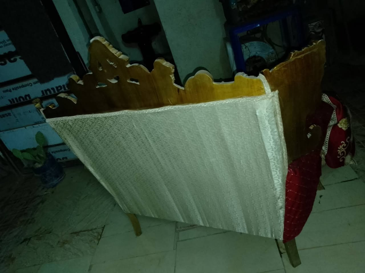 السلام عليكم تخم رأسي ب10 مقاعد سعر مناسب حدا 225الف بس تحطيم الاسعار يم مزاد بركات اهل البيت 
 للستفسار ***********  بي واتساب
