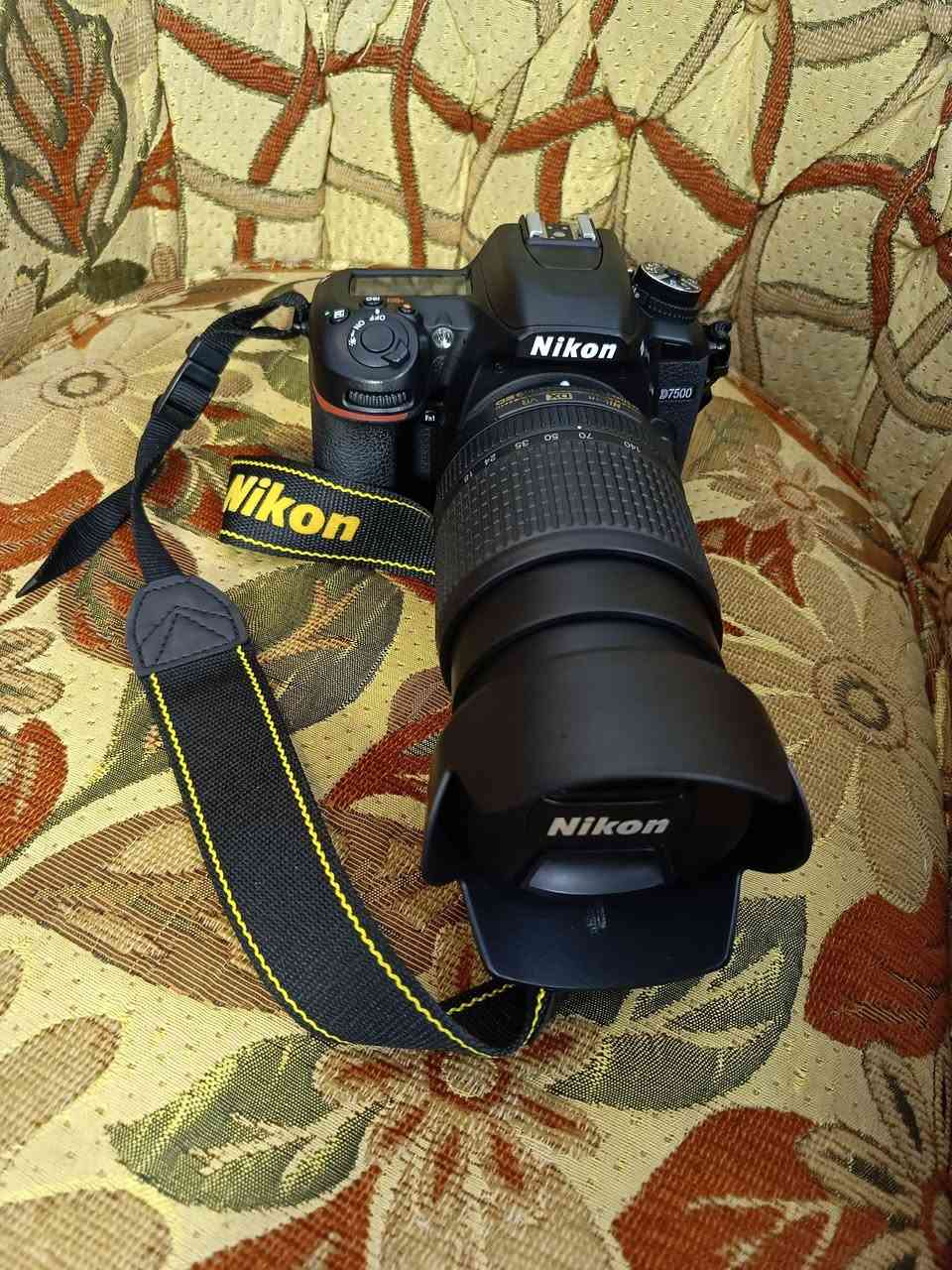 نيكون 7500 نظافة اخت الجديدة مال بيت معتني بيها اكثر من ابني
شتر 14 الف
عدسة VR 18-140
واي فاي بلوتوث
ملحقاتها مثل مموضوح بالصور
كارتونتها واوراقها وكتابها
جنطة ظهر اصلية نيكون مقسمة
بطاريات عدد 2
رام 128 عدد2
افلاش فيديو 32W شمسي وابيض
مايك ماركة BOYA
كيبل HD عرض مباشر للبلازمة 
الغراض كلهن اصليات البطارية مالتها 
السعر 950 الف 
عنوان بغداد / مدينة الصدر 
اليريد توصيل ارهمها الك عادي
*********** اليريدها تعال واتساب
