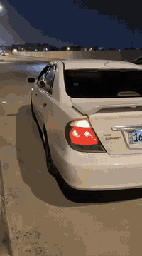 للبيع مديل 2006 السعر 79وبيها مجال قليل   السياره مصبوغه حزام  ما بيها ضربه قويه المكان النجف ***********
