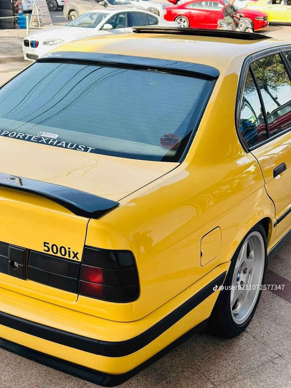 بي ام 528 مسكر فانوس موديل 92 سياره جاهزة 

فول كت كامل اصلي M ويل كب M وتخم تاير 

ستيرن f01 
صدر امامي وخلفي شرط اكسل قفل كلج ريسنك 

كير شور شفت نمره قصيره سستم صوت اصلي 

بجم دخاني سياره كفله بدون دكت جاكوج اول صبغه 

اله بجم عريض برده خلفيه سحب تخم بردات كويتي 

مري منفصل سلايت طكتين صاج ملكي تليفون كشنات جلد سياره عليه غراض هواي عقل مبرمج ابوطلقات 

صالنصه رياضيه وسياره معروفه سياره جديده وجاهزه 
*********** 
 الكرادة بغداد, العراق

