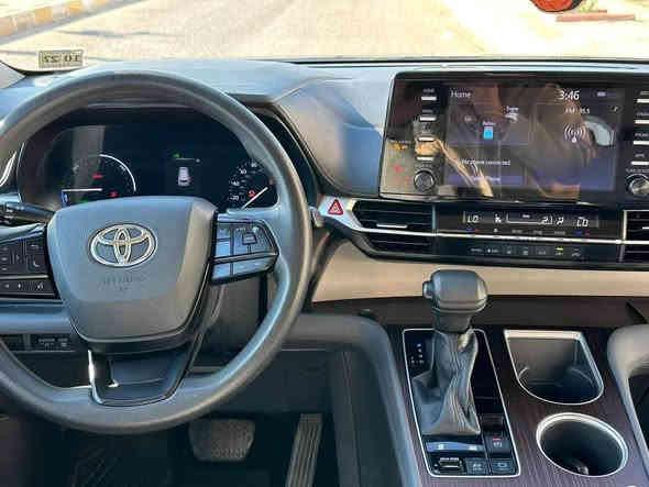 تيوتا سينا هايبرد Le
موديل 2023

السياره بسمي تحويل مباشر

حادث بنيد  وجنطه

البنيد اصلي نفس الون 

والجنطه اصليه نفس الون 

يعني السياره بدون صبغ بدون بارد اوصبغ والسياره بدون ايرباك

بدون دواخل 

السياره جاهزه اي نقص مابيها

السعر 260$

العنوان ***********
