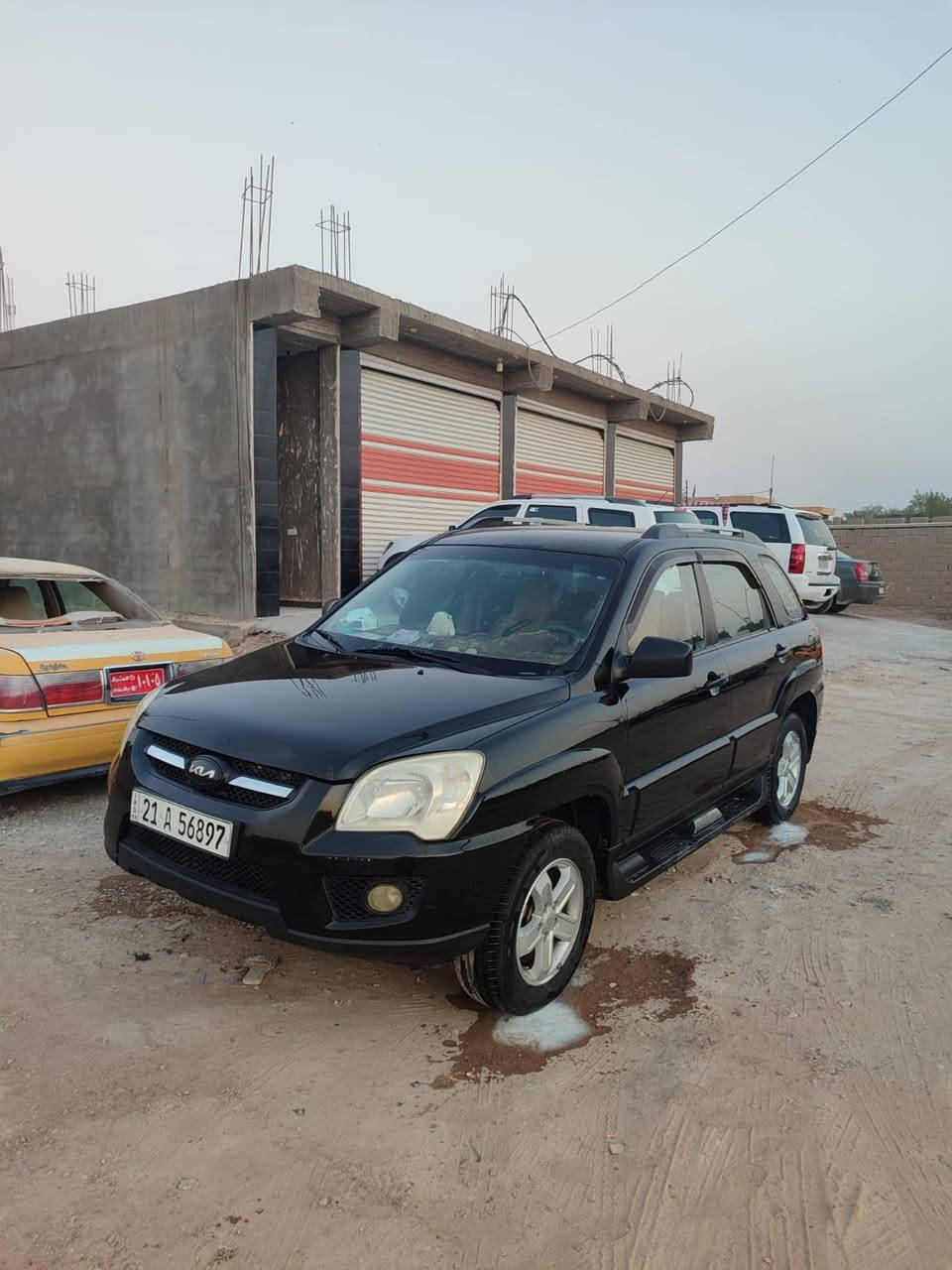 سلام عليكم كيه سبورتج موديل 2009 للبيع او مراوس حسب القناعه كفاله عامه سياره عده طخه بالبنيد مكينه 2000،دوش،تخم تاير، حداديه كله جديد سياره ماناقصه شي السعر 125وبيه مجال بصيط العنوان البصره القرنه للاستفسار (***********)
