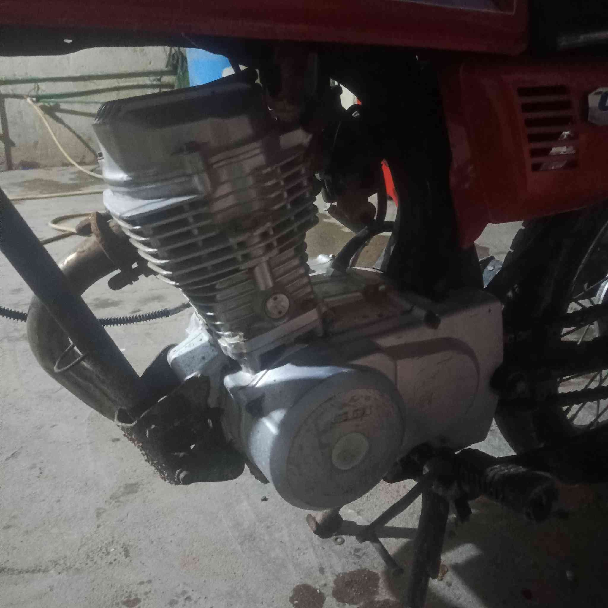 اسلام عليكم ورحمه الله وبركاته دراجه ادوات ادوات نامه 2020 دراجه ابلاديه فقط تانكي امبدل محرك نظيف ما مفتوح سعر 400 أو بيها مجال مكاني البصره الزبير رقم الهاتف ***********
