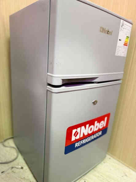 ثلاجه نوبل صغيره الحجم ام القطعتين فريز وثلاجه مفصولات استخدام جدا قليل أقل الأسبوع الثلاجه مال غرف صغيره او مكاتب 
سعر 150 
*********** البصرة, العراق
