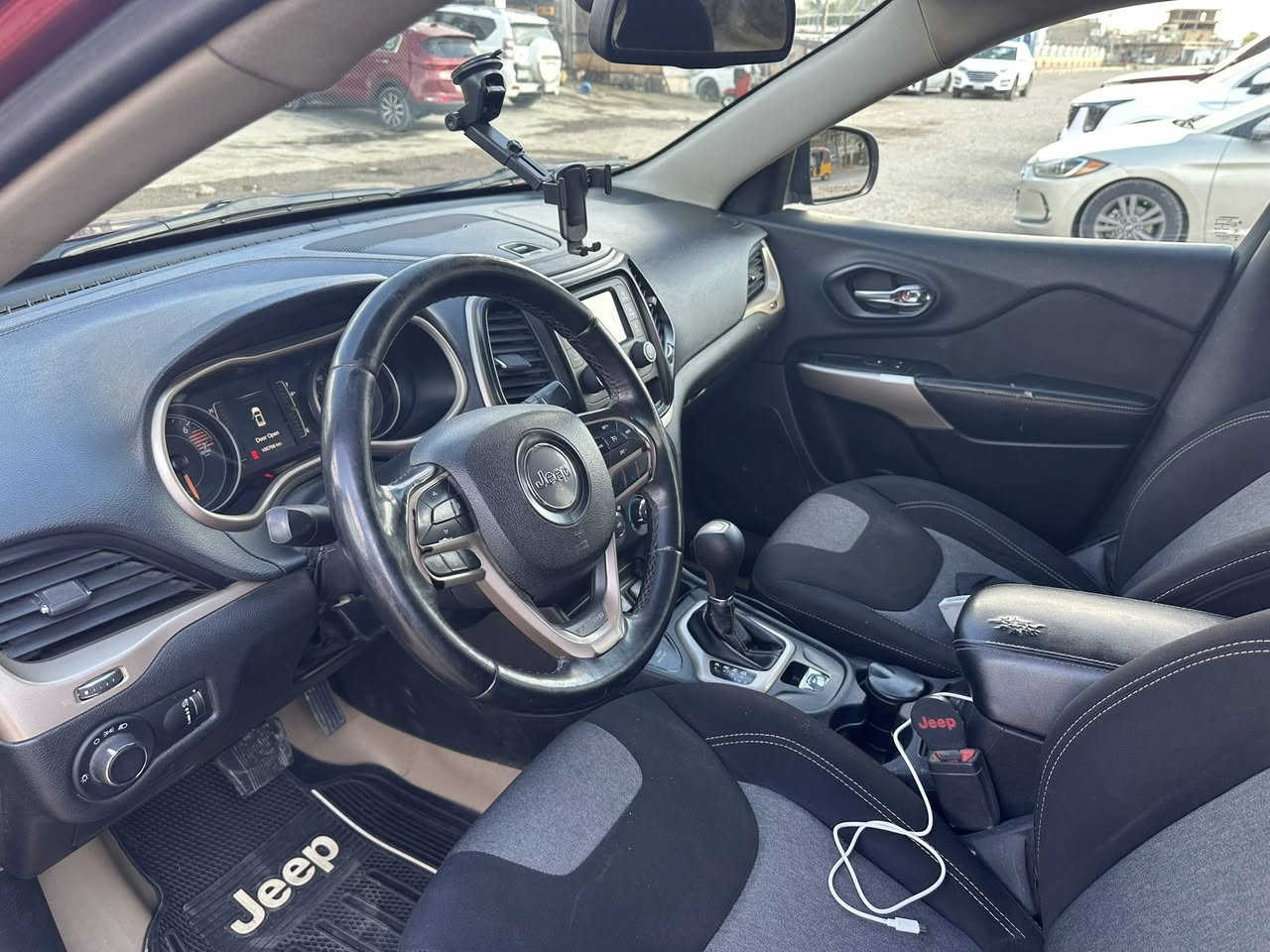 السلام عليكم
للبيع جيب بزون موديل 2017
رقم واسط معوقين (حرة)
الضرر الجنطة مصبوغة كما مبين بالسونار
مكلف بالنشر!!!
رقم هاتف صاحب السيارة : ***********
