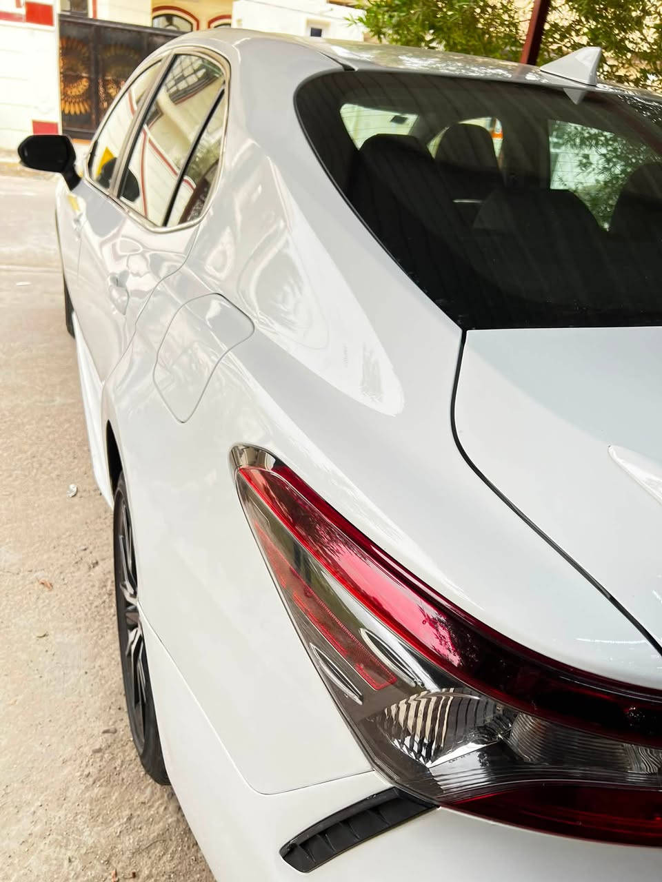 🚘 للبيع | تويوتا كامري SE موديل 2024 | وارد أمريكي 🇺🇸
فرصة مميزة لامتلاك كامري SE بحالة ممتازة، تجمع بين الاعتمادية، الأداء الرياضي، والاقتصاد في استهلاك الوقود.
🔹 المواصفات:�✅ موديل: 2024�✅ الفئة: SE�✅ وارد أمريكي�✅ العداد: 46,000 كم�✅ محرك 2.5 لتر (4 سلندر) اقتصادي وعملّي�✅ ناقل حركة أوتوماتيك 8 سرعات�✅ دفع أمامي (FWD)�✅ جنوط رياضية قياس 18 إنش�✅ شاشة لمس 8 إنش�✅ Apple CarPlay وAndroid Auto�✅ كاميرا خلفية�✅ مثبت سرعة�✅ أنظمة أمان Toyota Safety Sense�✅ تكييف ممتاز�✅ إنارة LED أمامية وخلفية�✅ مقاعد رياضية بتنجيد قماش مع لمسات جلد
🔹 ملاحظات مهمة:�✅ الحادث في أمريكا كان في الباب الأيمن وتم استبداله.�✅ في العراق تم صبغ بارد قليل  بسبب طخه بسيطة في الجاملغ الخلفي الأيسر.
📍 الموقع: الأنبار - الفلوجة�💰 السعر: 23,000 دولار�📞 للتواصل: ***********
السيارة بحالة ممتازة وجاهزة للاستخدام، والفحص مسموح في أي مركز يختاره المشتري.
