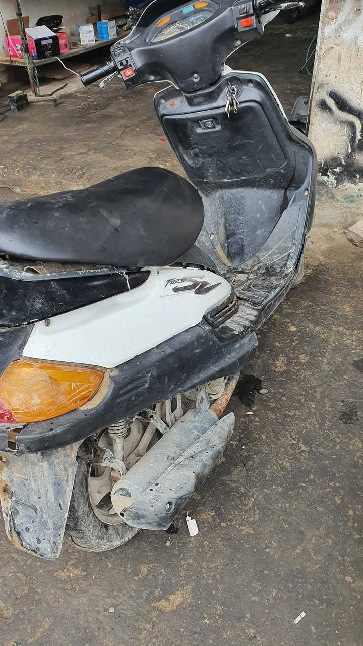 السلام عليكم
دراجة فراشة كوري اصلي محرك بلادي اصلي غراضها أصلية فقط بدل كابريتير ب١٥ الف   
بيع مستعجل 
السعر/300 وبيها مجال بسيط  المكان بعقوبة  فلكة الأمين 
للتواصل 
***********
