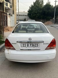 سني ٢٠٠٦ ياباني سيارة بيها دعاميات صبغ و شبر يم القبغ مال البانزين و ا...