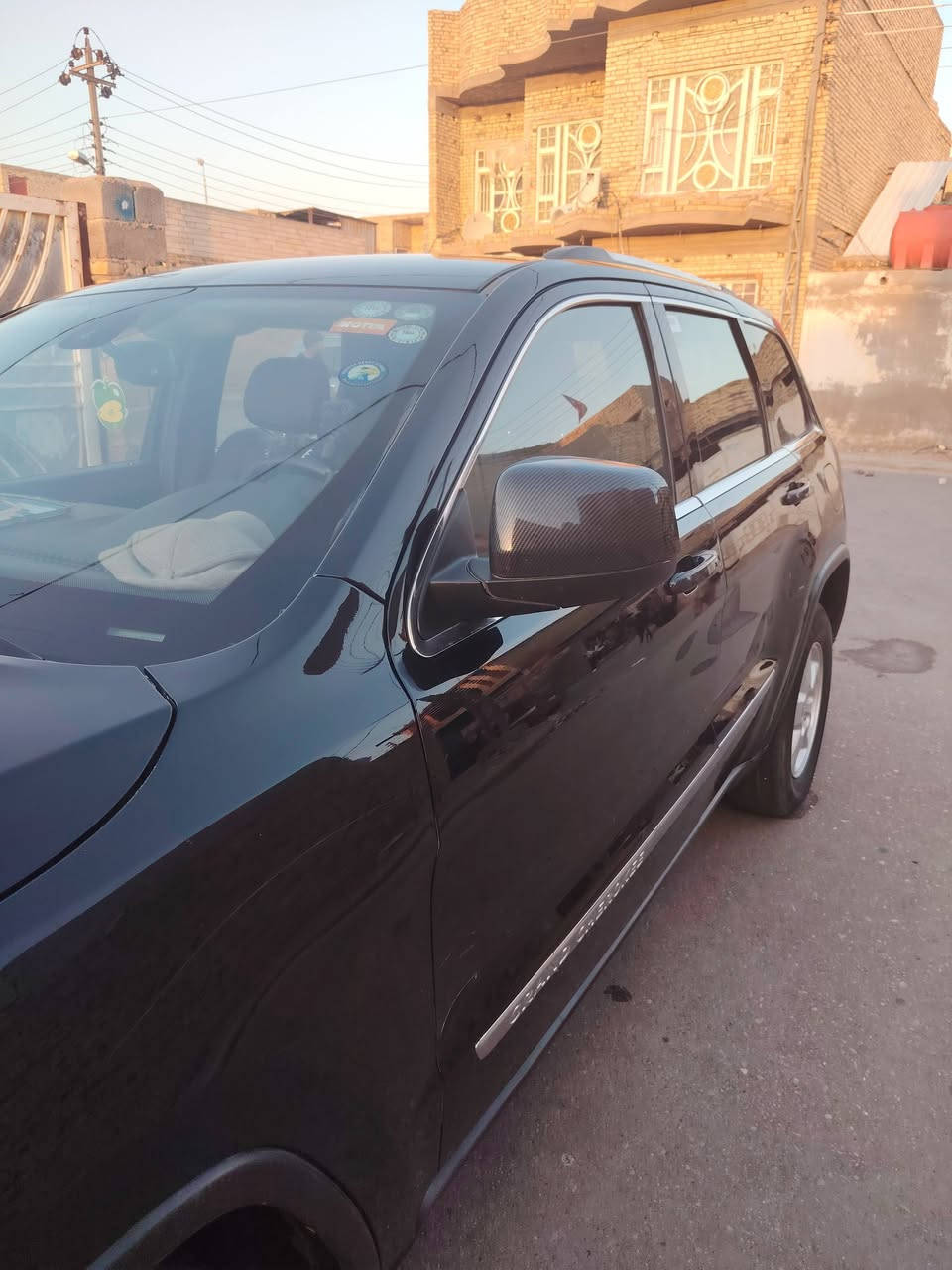 جيب شيروكي موديل 11 دخول كندي بدون ضربه بيه قطع صبغ بسيطه جماليه فقط 
رقم اربيل راعيه يسكن محافضة البصره سياره جاهزه مكان السياره ميسان السعر 145$ التواصل هاتف ***********
