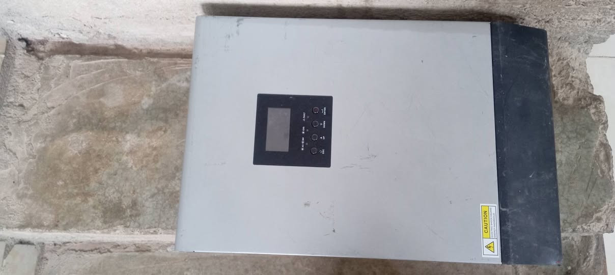 السلام عليكم يوجد امفيرتر مال طاقه السعر 150
لايوجد اي عطل بيه تاخذو تسويله فحص ومكدر انطيك. ضمان لان مستخدم 

بيه مجال قليل وحيهم  للتواصل الاتصال على الرقم ***********
