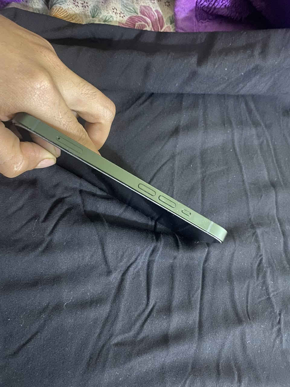 ١٣ عادي ذاكره ١٢٨ فول نضافه مكفول من كلشي جهاز شخط ما بي بطاريته ٨٥ وبرغي واحد ما مفتوح بي جهاز ع الفحص سعره ٥٥٠ وبي مجال  ***********
مكاني دوره بعيثه عرب جبور
