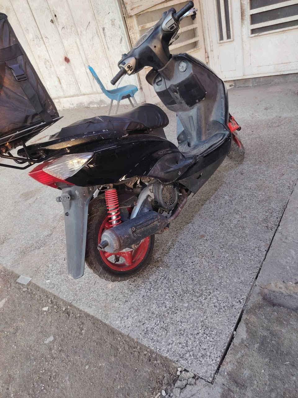 اسلام عليكم سكنز ياباني نثيه كبريتر سرعه١١٠ دراجه حلوه ونضيفه كهربايات كلها شغاله نكره سلف السعر٦٠٠ وبيها مجال عنوان بغداد الدوره ***********
