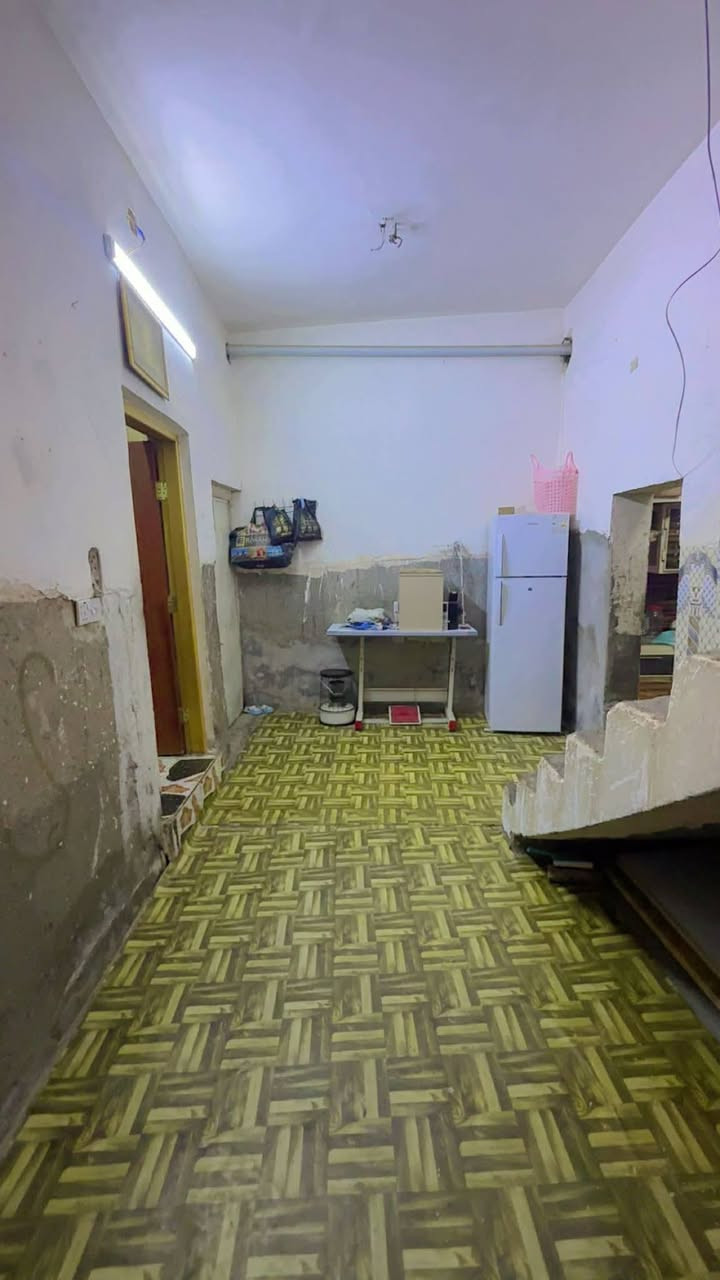 بيت للبيع جسر ديالى منطقة جامع طه بفرع اسواق جمانه  للاستفسار على الخاص او الاتصال على هذا الرقم  ***********
