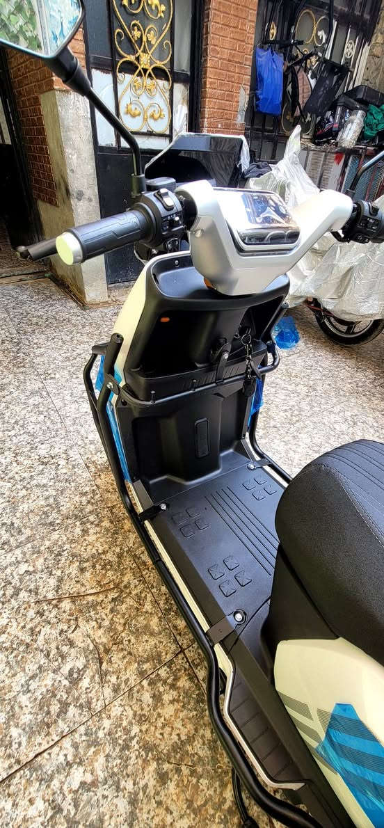 السلام عليكم  .الملكه..2026...زيرو..زيرو..غير مستخدم ..اخر اصدار ...ضمان المدة ..5..اشهر ..من المعرض .اليوم نازله من الوكاله ...عدد البطاريات ..6.. جرافين..السرعه ..80..الملف ..2000.. SPORT... بلوتوث...مخرج شحن USP..درع امامي خلفي وجانبي ثقيل ..دسك أمامي خلفي...
السعر (مليون ) قفل ...الشراي يتصل..مكاني بغداد الشعب قرب محكمة الشعب الجديده على الشارع العام...***********...واتساب موجود
