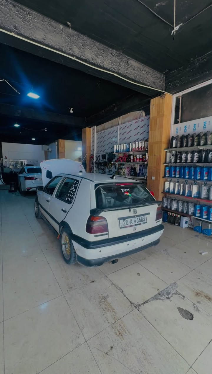 گولف🇩🇪 للبيع 
موديل 1993 🔥مكينه المرغوب 1800 
سياره صبغها حزام 
وياله رياضية BBS 🛞
لايتات زينون ◽️
صالنصه رياضية
سياره شلعه معدل خير من الله 
وتحويل ثاني يوم 
سعر  35 وبيها مجال للشراي 
***********
