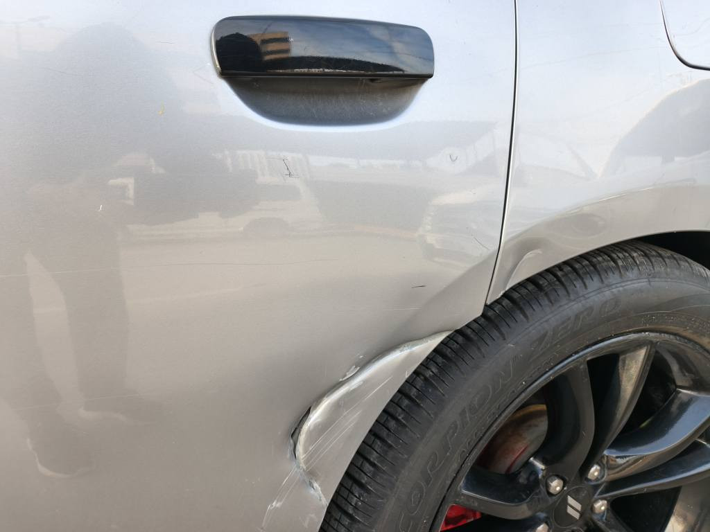 السلام عليكم شباب
‏قبل لا تتصل او تعلق اقرا المنشور زين شوف صور الحادث و السيارة و السونار تعجبك خير على خير ما تعجبك السيارة وصاحب السيارة بخدمتكم
‏
‏سيارة جارجر موديل 2015 مواصفات عاديه 
‏ماشيه 104 mi 
‏شاشة كبيرة بدون كار بلي
‏شفتات ستيرن
‏حساس دعاميه خلفية 
‏تحديث دعاميه خلفية و اماميه و بنيد
‏كير و مكينة خير من الله 
‏رقم بغداد بسمي
فقط ملاحظة الكشنات صار عليه قاصر 
‏
‏للبيع او مراوس ويه جيب او اوباما او دورنكو
‏السعر 163 وبيه مجال بسيط
‏مكاني بغداد شارع فلسطين او حى اور 
‏*********** 
‏
