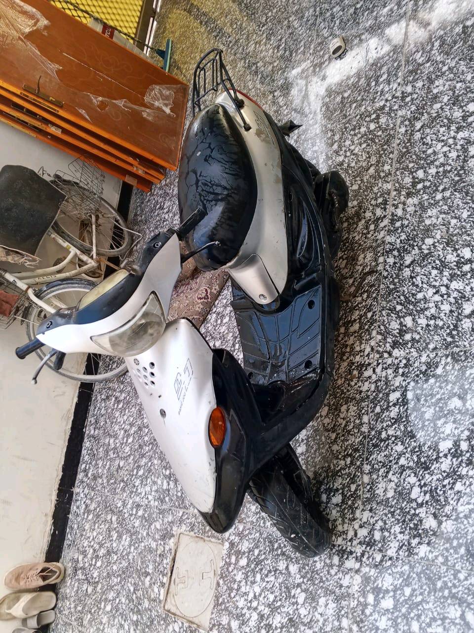 السلام عليكم ، دراجة ياماها 9 زروف للبيع او مراوس  اي دراجة ثانية ، السعر 200 الف نقصها بس باتري للسلف والكهربائيات ، العنوان البصرة قضاء شط العرب الجزيرة باب الهوى