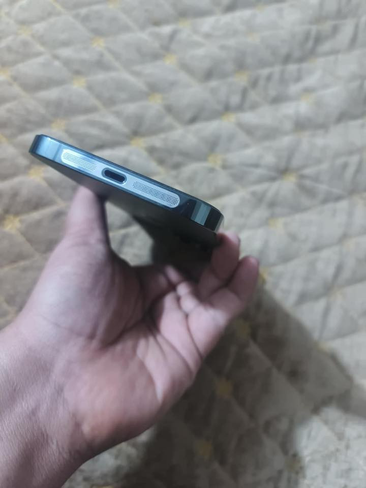 13برو ماكس نظافة اخو الجديد دبل سيم كارت لون زيتوني مكفول من كلشي بطارية 81  ذ256السعر 680الف مكاني الشعب ***********
