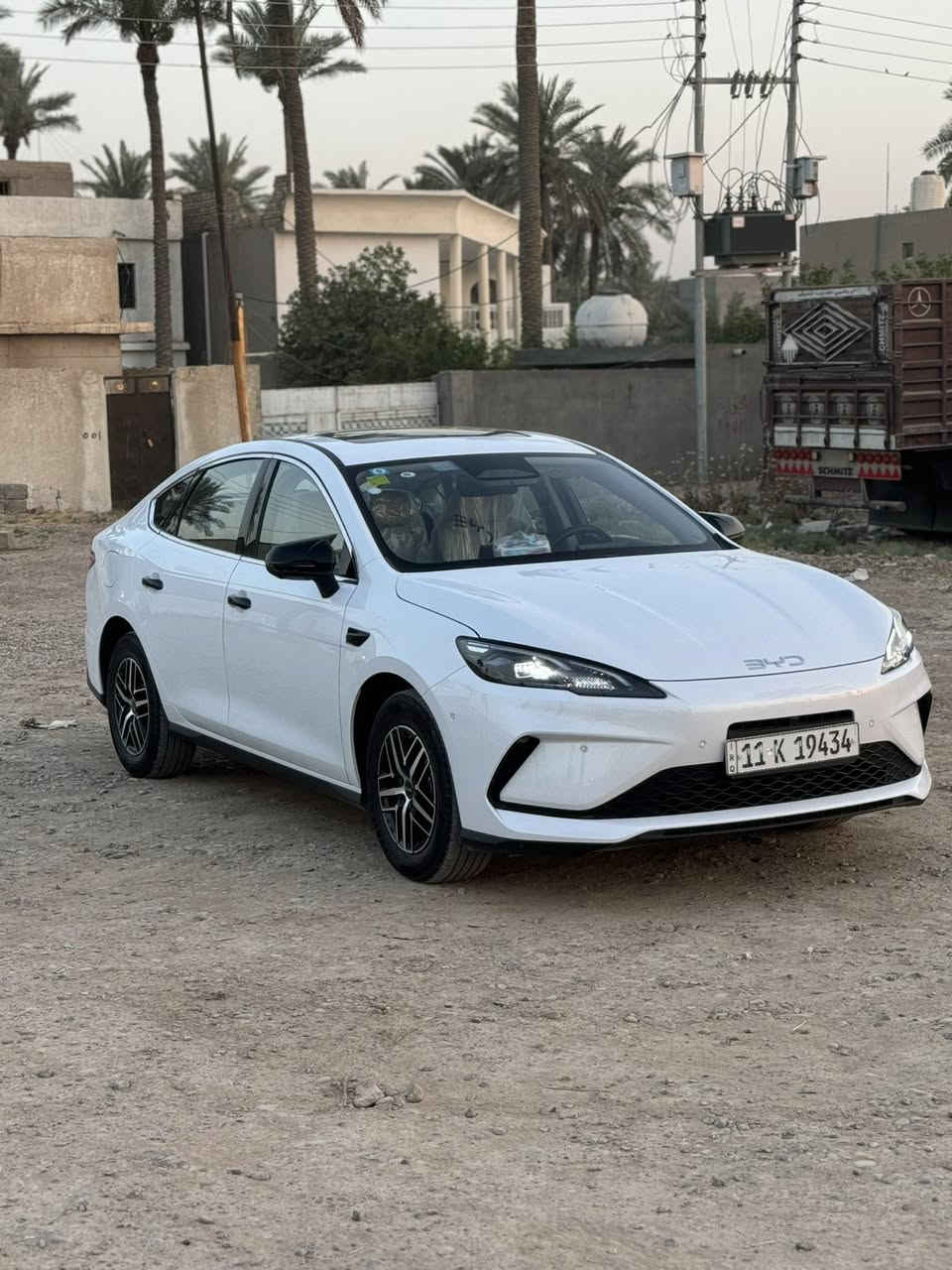 BYD الفول
سيل ٥ 

١٣ كاميرا 

وفتحه وبصمه واوتو بارك وكشن كهرباء وحساسات والرادار امامي وخلفي ماشيه ٤ آلاف الكلي داخل ابيضّ شاشه حجم كبير ويل كروم  كفاله عامه بحاله الوكاله مكاني بغداد أبي غريب مجمع الزيتون السعر ٢٣.٥٠٠ بيه مجال *********** واتساب
