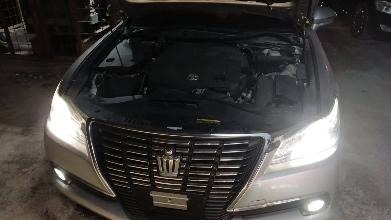 سلام عليكم كروان مويل《 2014》الون سلفي دوخل جوزي كفاله  محرك كير《ضربه كص 》عنوات البصرة)سعر155بيها مجال قليل《***********
