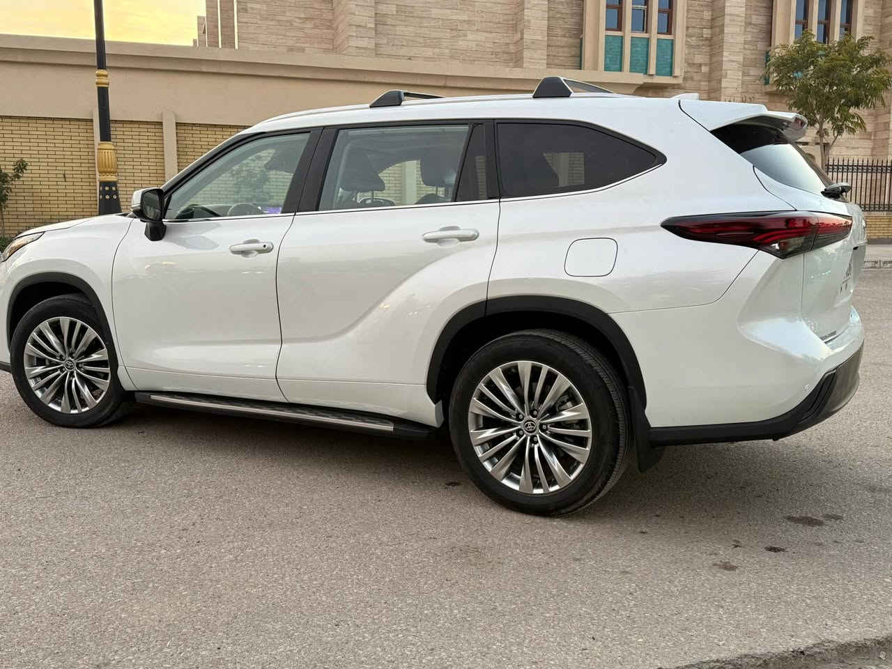 السلام عليكم 
أرجو اتصل على صاحب السيار
هايلاندر موديل 2024
بلاتينيوم 
وارد امريكي 
جاملغ خلفي بي بارد
جنطه امبدل 
والباقي مكفول 
السعر  راسل صاحب السياره 
اتصل على صاحب السياره وتدلل 
عنوان كربلاء ‏‪***********
