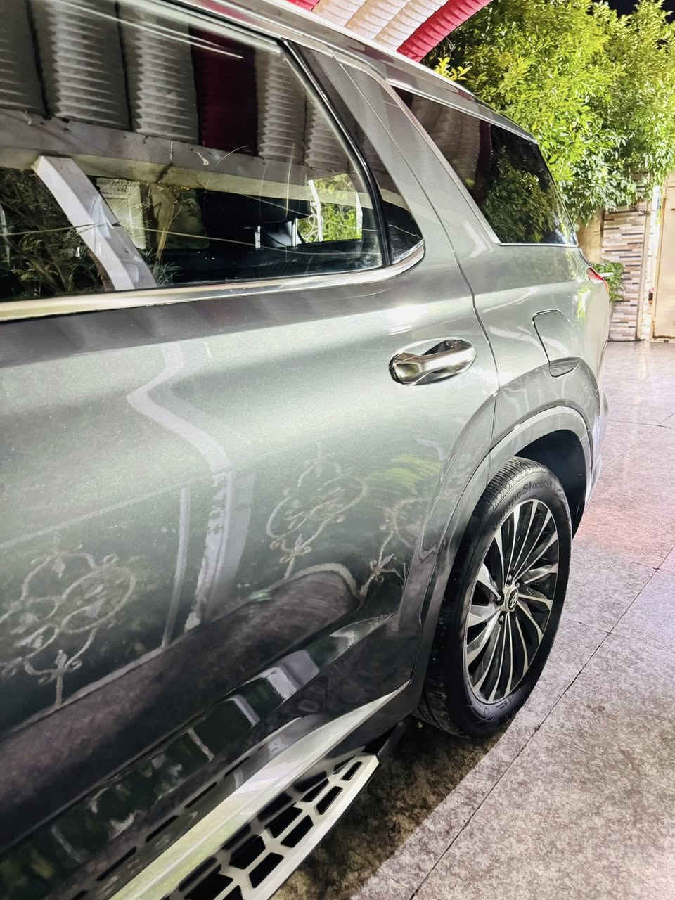 اللهم صل على محمد وال محمد
هيونداي بالسايد كالكرافي اعلى فئه

 موديل 2023 

رقم بغداد بأسمي 

حجم المكينة 6 سلندر 3800 

ماشية 22 الف ميل = 36 الف كم حقيقي

حادث السيارة ( جاملغ خلفي ) 

بيه صبغ جاملغ خلفي + باب خلفي تبديل + شبر واحد من قبق صندوق فقط صبغ 

مواصفات السيارة : فول اعلى فئة ( كشن مساج - اوتو بارك - 5 كامرات - سقف كنتارة - فتحة سقف + بانورما - قيادة ذاتية - داتو شو  -رادارات خلفية وجانبية وامامية - كشنات اسود خزن ميموري مع تدفئة وتبريد في جميع المقاعد الامامية والخلفية - 4 وضعيات قيادة - قراءاة خطوط السير والعلامات المرورية - صندوق كهرباء ذكي - 3 قطع تبريد - حساسات امامية وخلفية - دشبول شاشة ديجتل - دخول بصمة ذكي - سايد بريك كهرباء - اوتو هولد + نقطة عمياء - شاحن لاسلكي - مثبت سرعة - بدلات التغير السرع شفتات على المقود - مرايا جانبية هيتر + تعتيم - جميع الانظمة الاكتروني متوفرة في السيارة 

السيارة جدا نظيفة بدون نواقص ولا اي خلل كهربائي او ميكانيكي 

سعر السيارة 290 وبيه مجال

مكان السيارة كربلاء 

للتواصل ***********
