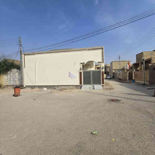 مساحة البيت  120 بناء جديد في ميسان حي الشهداء قرب السايدين السعر 115 وبي مجال الهاتف ***********
