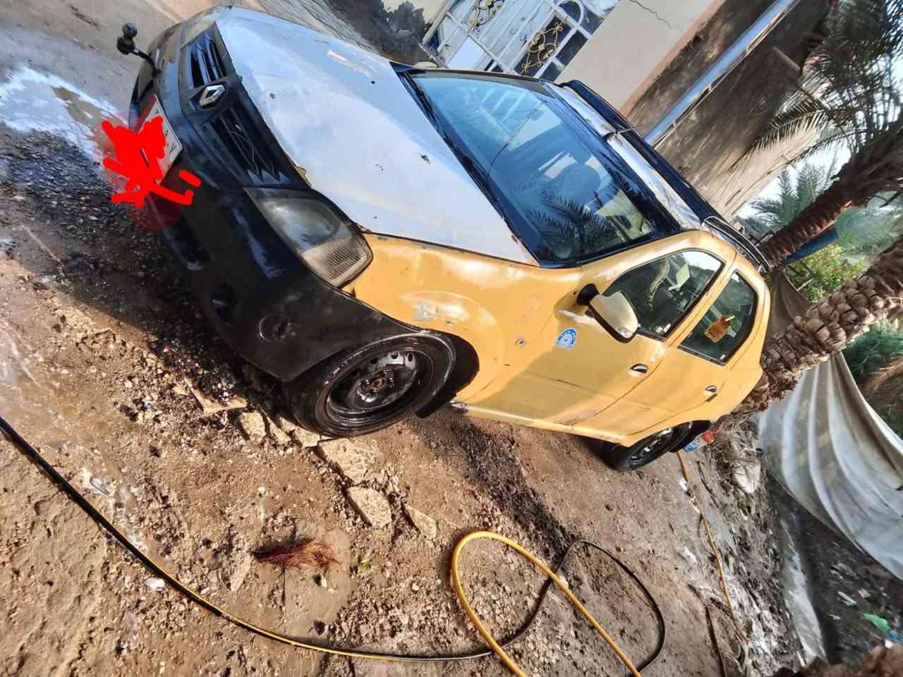 رينو فحل دواخل حلوه واخياس مابيه ومكينته زينه بس بيه صوت فوك مال البطاله رقم بغداد الماني سنويه باسم واحد من بغداد موجود حداديه وسط وتايرات جدد. سعر12ورقه يعني بلاش سياره شغاله. ومال بيت ***********
