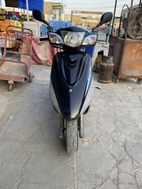 ببغاء نوزل خطين الدراجه كلها بلاديه ومكفوله من كل نقص مكاني بغداد للاس...