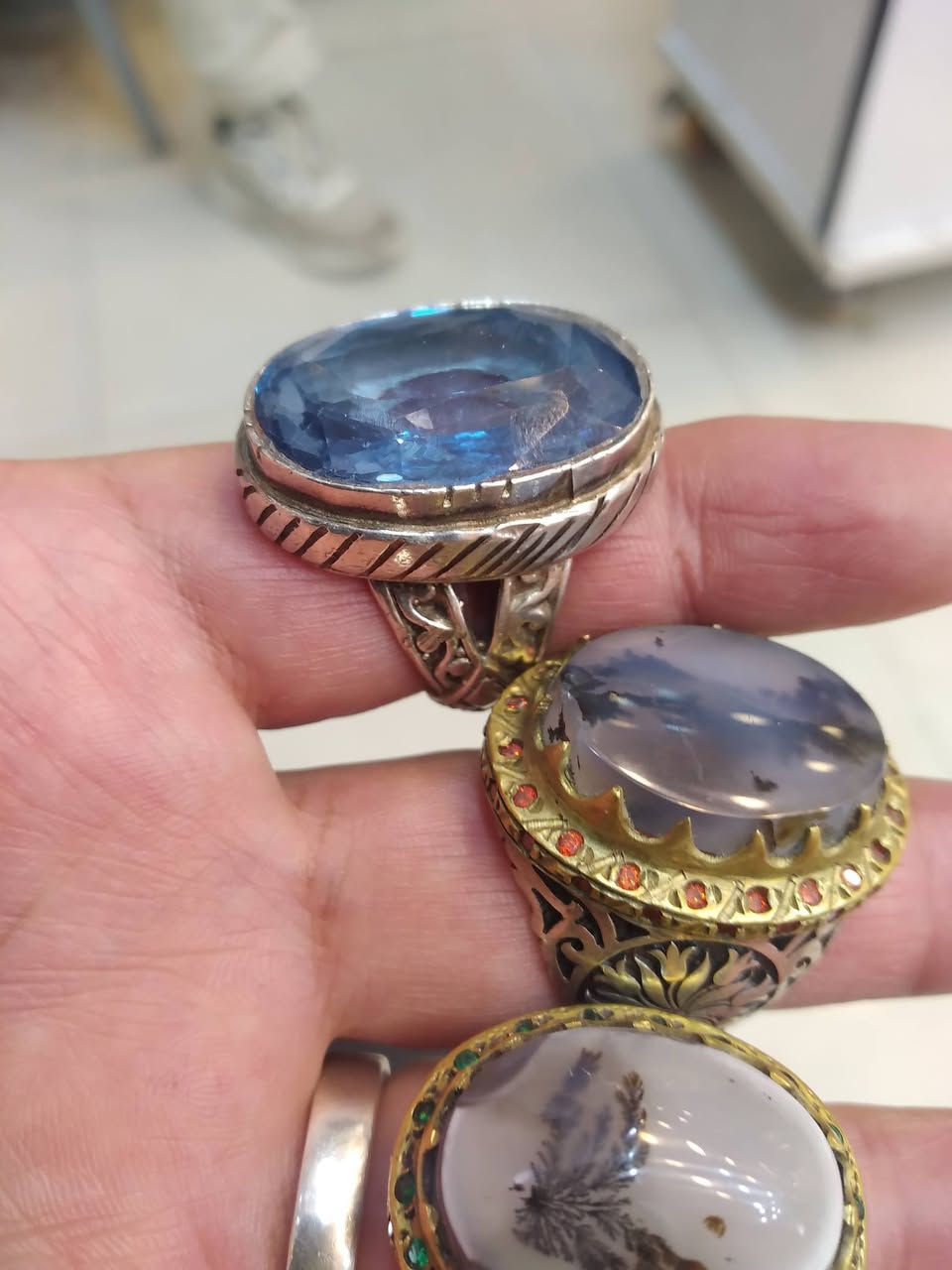 خواتم ثقيله صياغات يدويه احجار طبيعيه كلمن وسعره 
للمهتم خاص يوجد توصيل


**إذا كنت صاحب هذا الإعلان وتريد حذفه لأي سبب، رجاءا أرسل رسالة إلى الدعم الفني**