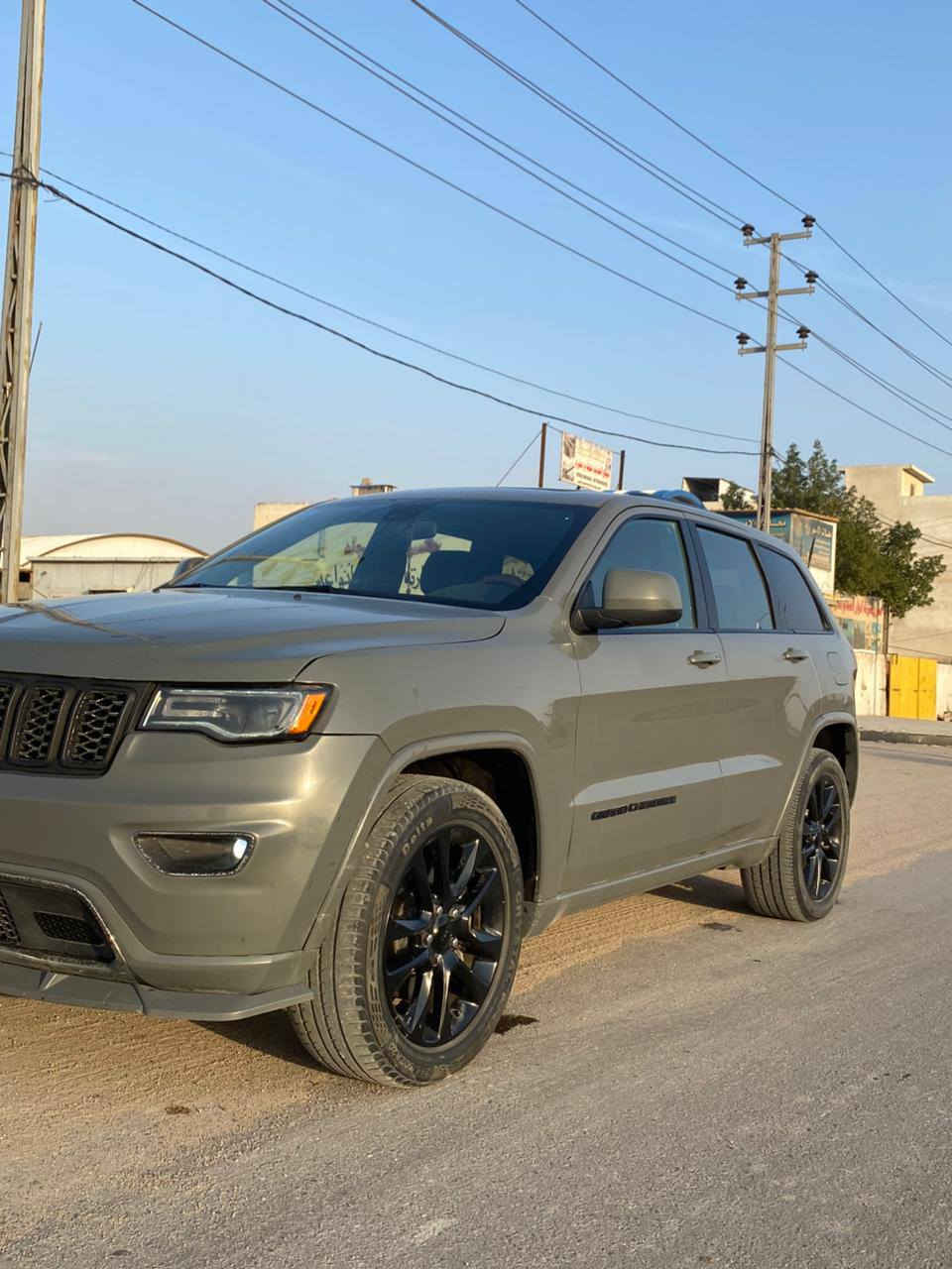 جيب شيروكي 2021 
لون اسمنتي مميز فول مواصفات 
السياره بأسمي رقم بصره تحويل ثاني يوم
السياره كامله وجاهزه من كلشي ماعده التبريد بي ليك
السعر 225 وبيها مجال 
 العنوان بصره ابي الخصيب 
للتواصل *********** ابو الخصيب, البصرة
