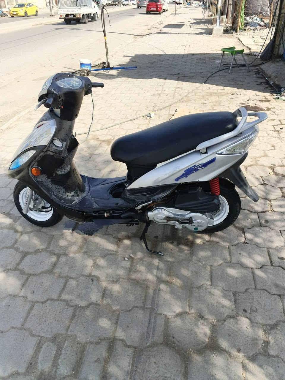 السلام عليكم
دراجه كامكو G4

البيع دراجه خير من الله شلعه ومعدل وناعمه 

دراجه مفتوحه شغل بلادي مال شركه تجي تفحص وتشوف

السعر 350 وبيها مجال قليل 

التواصل ***********
