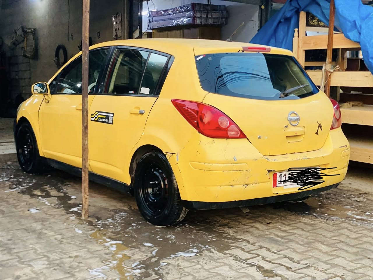 مراوس  بغداد بسمي  نيسان فيرساهاش باك موديل 12كير مكينه مكفول كهربائيات كله جديد ظفيره  عقل جويتر  باتري  كله جديد  زنون اصلي  شاشه اصليه  تخم تاير جديد تبريد ثلج تدفئه شغاله ***********
