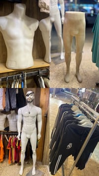 ملكانات عدد2 نظيفات بسعر مناسب. + تعاليك 225 قطعه كلهم ماركات  استاند ...