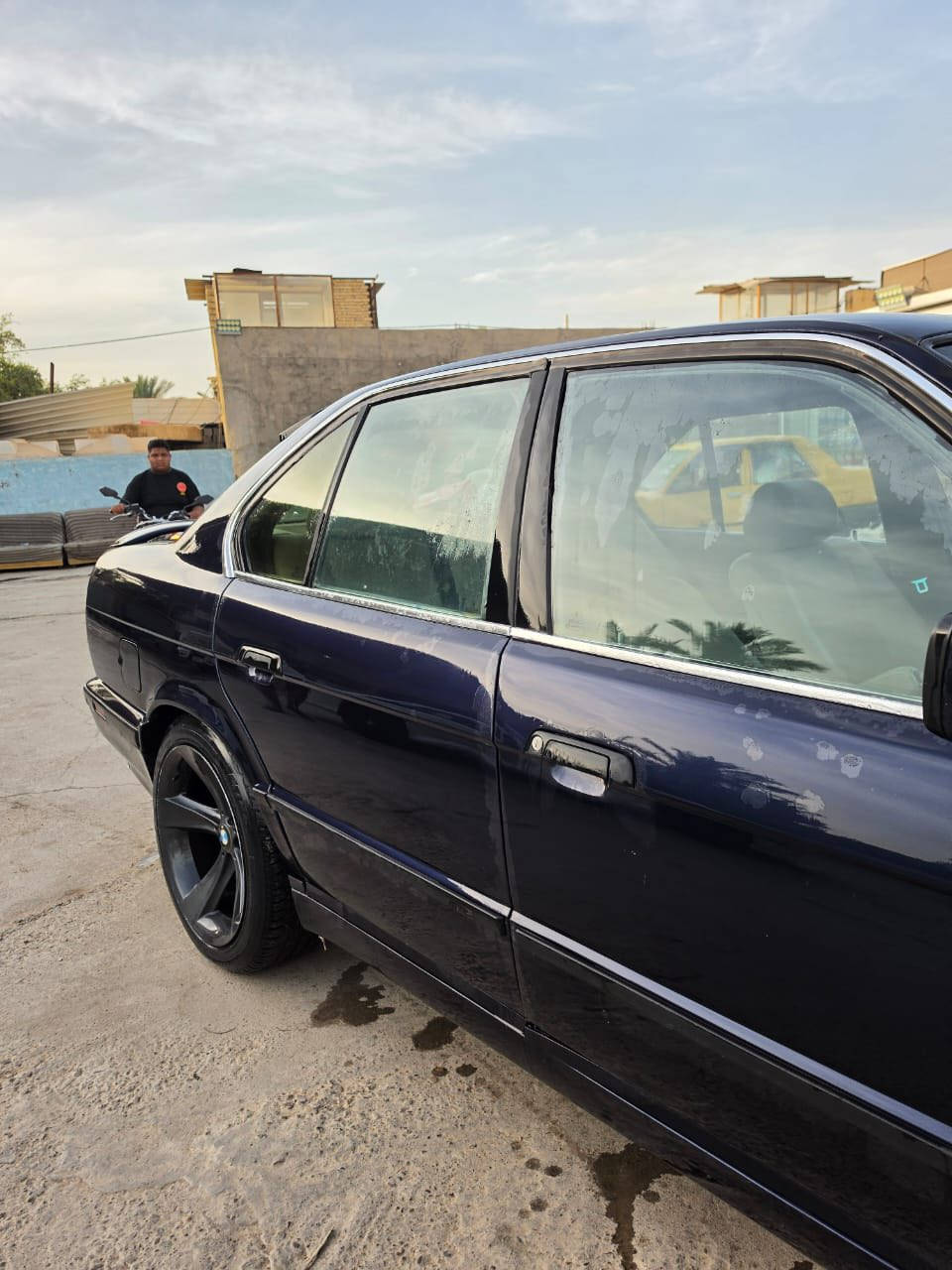 525 i 🇩🇪
مسكر عدله 
كير عادي نمرة طويلة  
عليها دوسات m 
ويل رياضي
عليها اكف كزوز بس مشاد الريمون مالته
اكسل مفتوح 
  

السياره مابيها حادث صبغها كاعد كشر كاعد كنر مسطرة 
تبريد ويا السويج 
مكينه وكير نظيفات 
السياره متعوب عليها وخير من الله وبل واقع احلى من الصور داخلها نضيف وكاعد مابيها اي نقوصات بس لايت امامي ضعيف  الظفيره مملعوب بيها
 
السعر ب ٦٠ وبيها مجال 

للتواصل متواجد واتساب 

***********
***********
