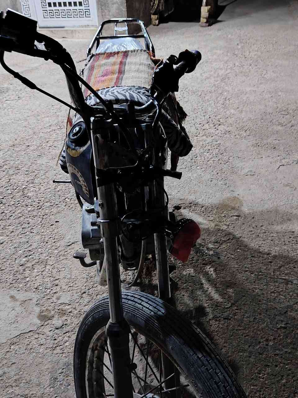 دراجة للبيع السعر 250بيها مجال
هاذا الرقم ***********
