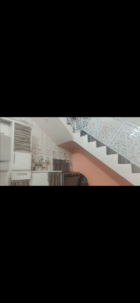 بيت للبيع مساحة 100
طابو قرب جامع قمر بني هاشم
***********
