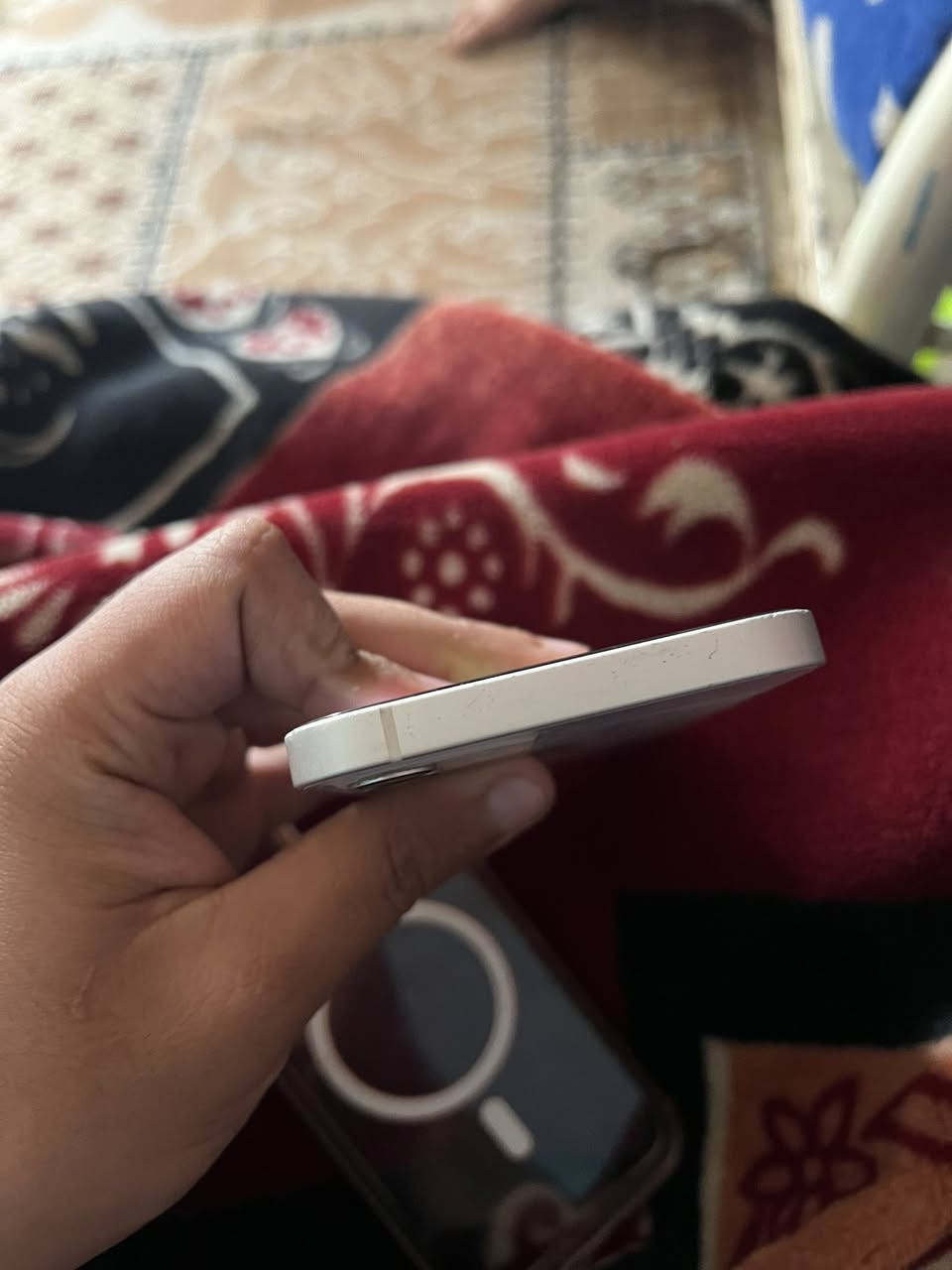 12عادي
ذاكرته128
امبدل بطاريه وشاشه
سعره240
***********
