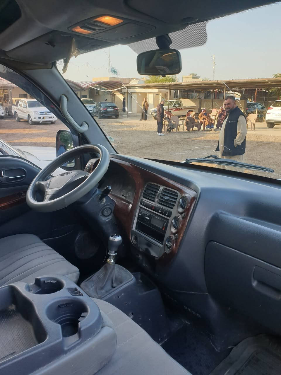 السلام عليكم 
كيا عموشه موديل 2007 رقم بغداد السنويه لل28 رقم شاصي كير محرك شاصي درجه اوله محرك سبلاين 3500 . 7نمر السعر 96 بيها مجال مكاني بغداد 
الرقم ***********
