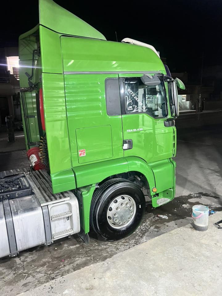 سلام عليكم مان تيكه 2005كير اوتماتيك غلاب بلاد تخم تاير جديد ويل كروم كفاله عامه راس وعربانه ***********
