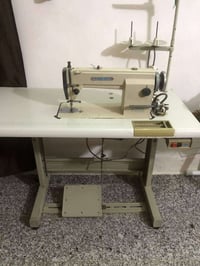 مكينه خياطه للبيع مستعمله  07700768938
