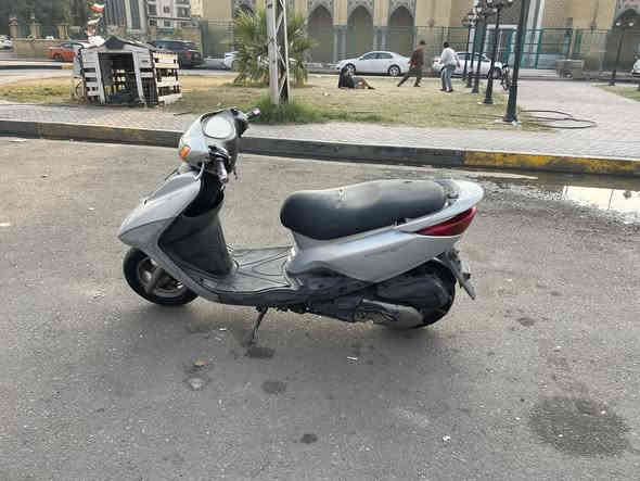 السلام عليكم بريز لايت فوك مكينه ممفتوحه بلاديه سعرها ٦٢٥وبيها مجال للبيع او المراوس بغداد الاعظميه
