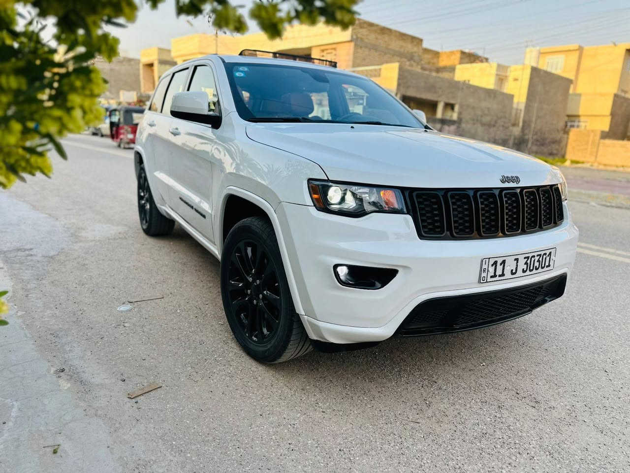 السلام عليكم
جيب ٢٠٢٠ بلاك توب 
فول واحد عل واحد 
رقم بغداد مميز وبأسمي 
ماشيه 70الف 
فتحه سقف 
بصمه 
رادار
شاشه كبيره وكامير خلفيه 
جنطه كهرباء 
تشغيل عن بعد
توقف ذاتي  
كشنات جلد وكهرباء وتدفئه 
وباقي الموصفات المعروفه 
السياره نضيفه وجاهزه 
بيه صبغ جاملغ وبنبد وباب رش 
السعر ٢٠٥ وبيه مجال 
الاستفسار ***********
