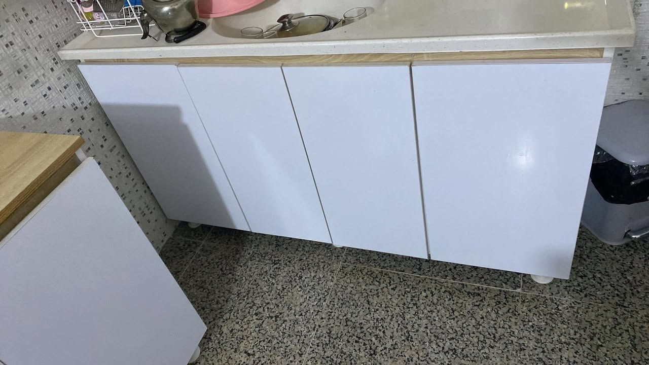 السلام عليكم كاونتر مامستعمل جديد فقط شديتها وصار ضرف رايده600 طول الكاونتر3مترات وسنك متر ونص 
مرجوحه عش الحجم الكبير ب100 وميز الشاشه ب60 بدن الشاشه


**إذا كنت صاحب هذا الإعلان وتريد حذفه لأي سبب، رجاءا أرسل رسالة إلى الدعم الفني**