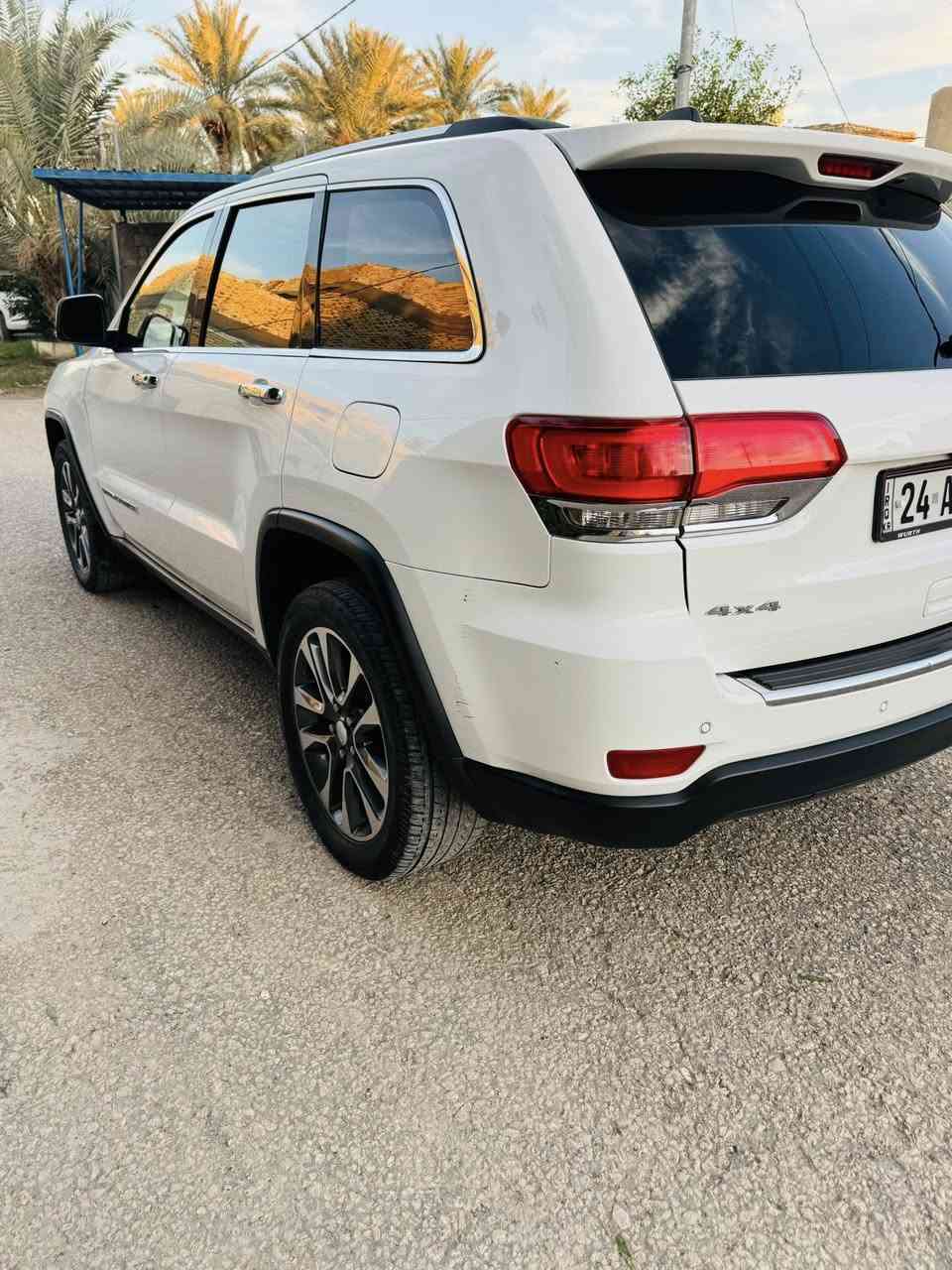 السلام عليكم عن إذن الادمنيه المحترمين 
للبيع جيب موديل 18 
رقم دهوك بسمي شخصيآ مداور ثاني يوم 
هزه وفحص وسنويه كله جديد رقم نكليزي 
ماشيه 90الف حقيقي وقابل لزياده 
سياره لمتد فوول مواصفات 
المواصفات 
فتحه سقف 
حساس امامي 
شاشه كار بلي مع كاميره دواره 
توقيف ذاتي 
.4+4 فور ويل 
جنطه كهرباء شفط 
أربع انضمة قيادة 
اتو ستوب 
داخل جلد اسود بلادي 
كشنات حراريه امامي والخلفي كشنات حراريه
وبعد بيه هوايه مواصفات 
حادث السياره جاملغ وبنيد وشويه من الجاملف ثاني 
صور الحادث والسونار مرفقه مع المنشور 
سياره جدا نضيفه.
السعر المطلوب $215 
مكان سياره بابل حله واي استفسار راسليني عالخاص


**إذا كنت صاحب هذا الإعلان وتريد حذفه لأي سبب، رجاءا أرسل رسالة إلى الدعم الفني**