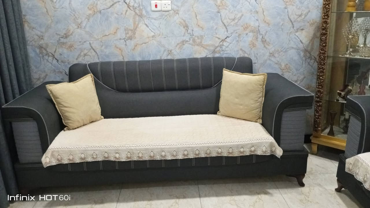 سلام عليكم تخم2 السعر 350وبي مجال
ميز طعام ازغير 150وبي مجال والعارضة 70وببهة مجال بس بدون الغراض العنوان 📍 الاعظمية شارع 20 قرب جامع نشمية 
الرقم/***********
