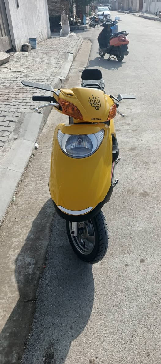 سلام عليكم سبيسي ياباني نضيفه سلف هندر مكينه ناعمه مفتوحه مره سلف هندر كله شغال سعرهة 700 وبيهة مجال او مراوس مكاني كوت انوار الصدر شراي يتصل ***********
