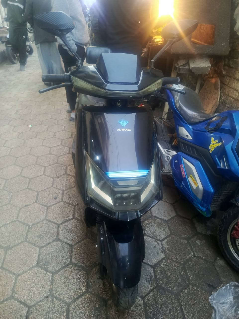 شحن للبيع السعر 400 بطاريات 6 ىقمي ***********
