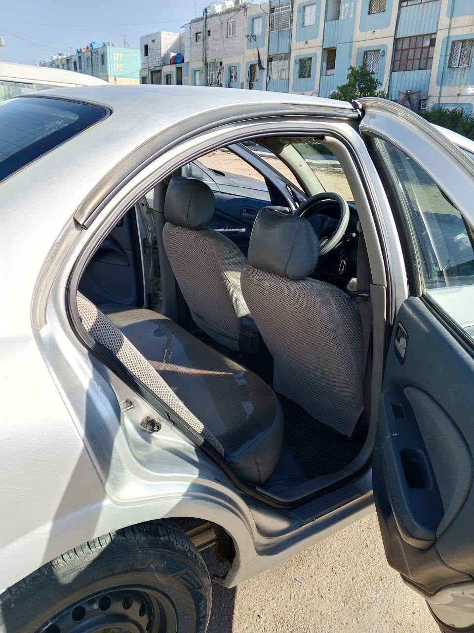 السلام عليكم نيسان سني موديل 2000 كير ومحرك مقفولات السيارة بأسمي رقم نجف السنوية تنتهي 2028 تخم تأير جديد نقص مشط ستيرن السعر 55 وبيها مجال  الرقم ***********
